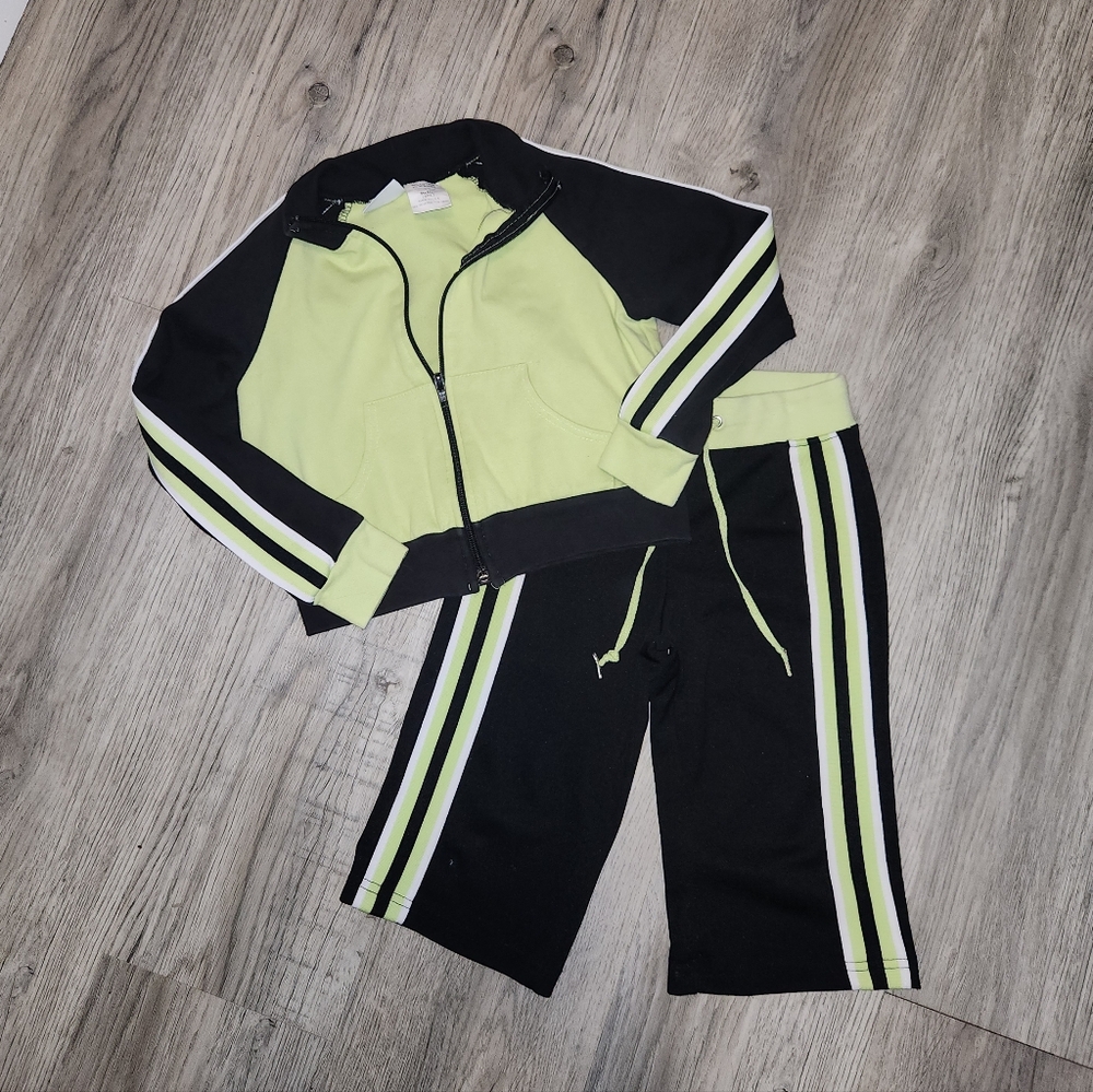 GW Sport Girls Green and Black Tracksuit | 6/6x small